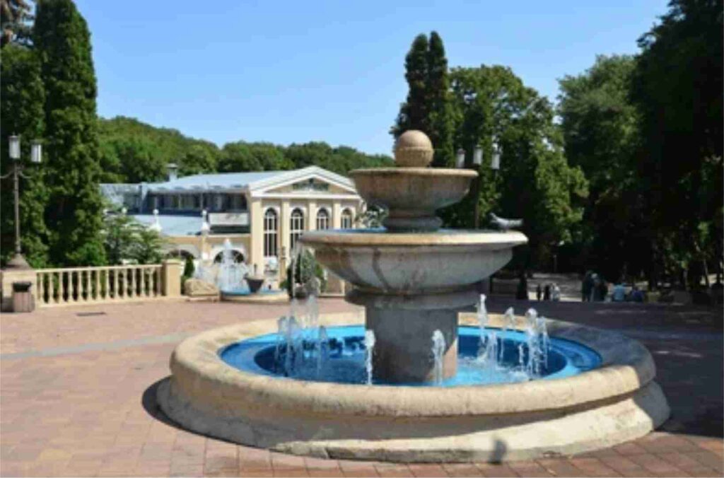 resort entrance fountains