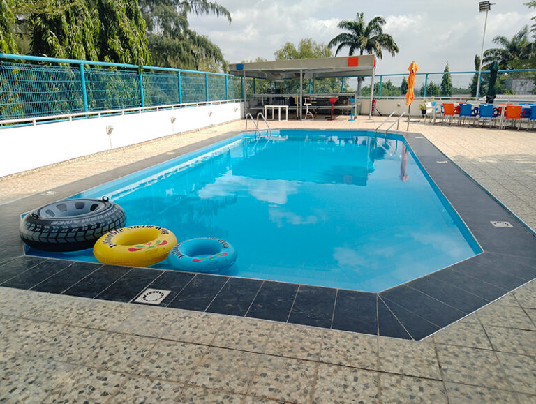 techno swimming pool construction11