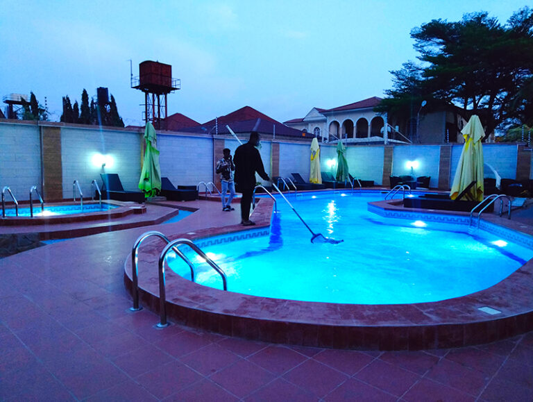 techno swimming pool construction3